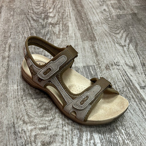 Free Spirit Frisco Toffee Women's Casual Touch Fastening Sandals