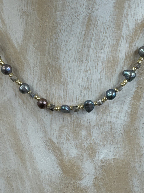 Hot Tomato Petite Freshwater Pearls & Seed Bead Necklace - Lilac Grey/Golden