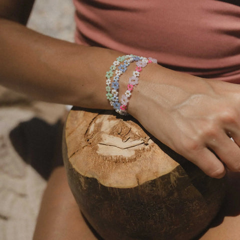 Pineapple Island DZE-200 Mohala Flower Beaded Bracelet
