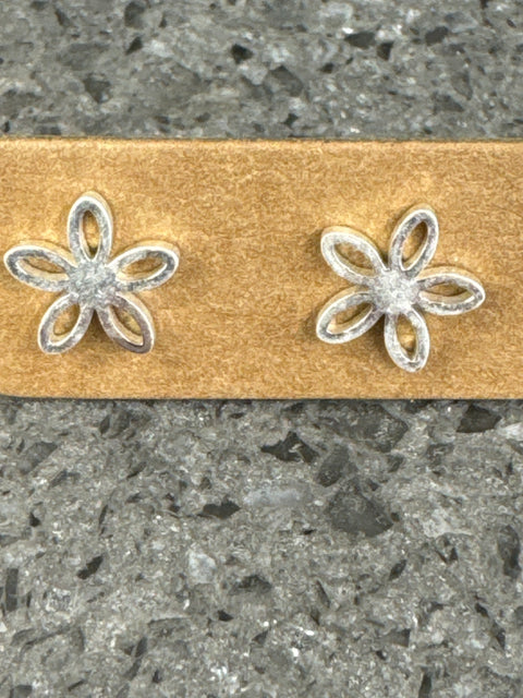 E - Jasmine Star Studs - Worn Silver
