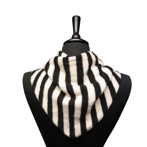 Jess and Lou Black/Cream Midweight Cosy Knit Triangle Scarf