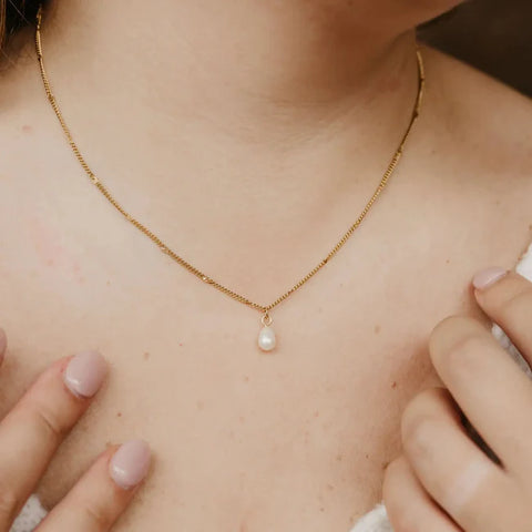 Pineapple Island SSN010 Pearl Drop Necklace Steel