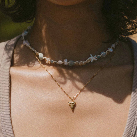 Pineapple Island SSN-016 Shark Tooth Beach Necklace