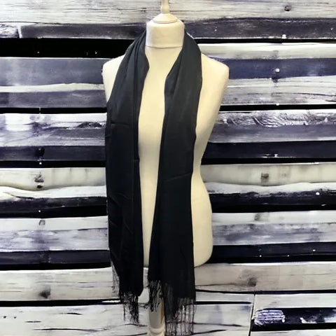 Jess and Lou Black Womens Chunky Knit Cable knit Scarf