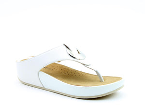 Heavenly Feet Charm White Womens Casual Comfort Toe Post Sandals